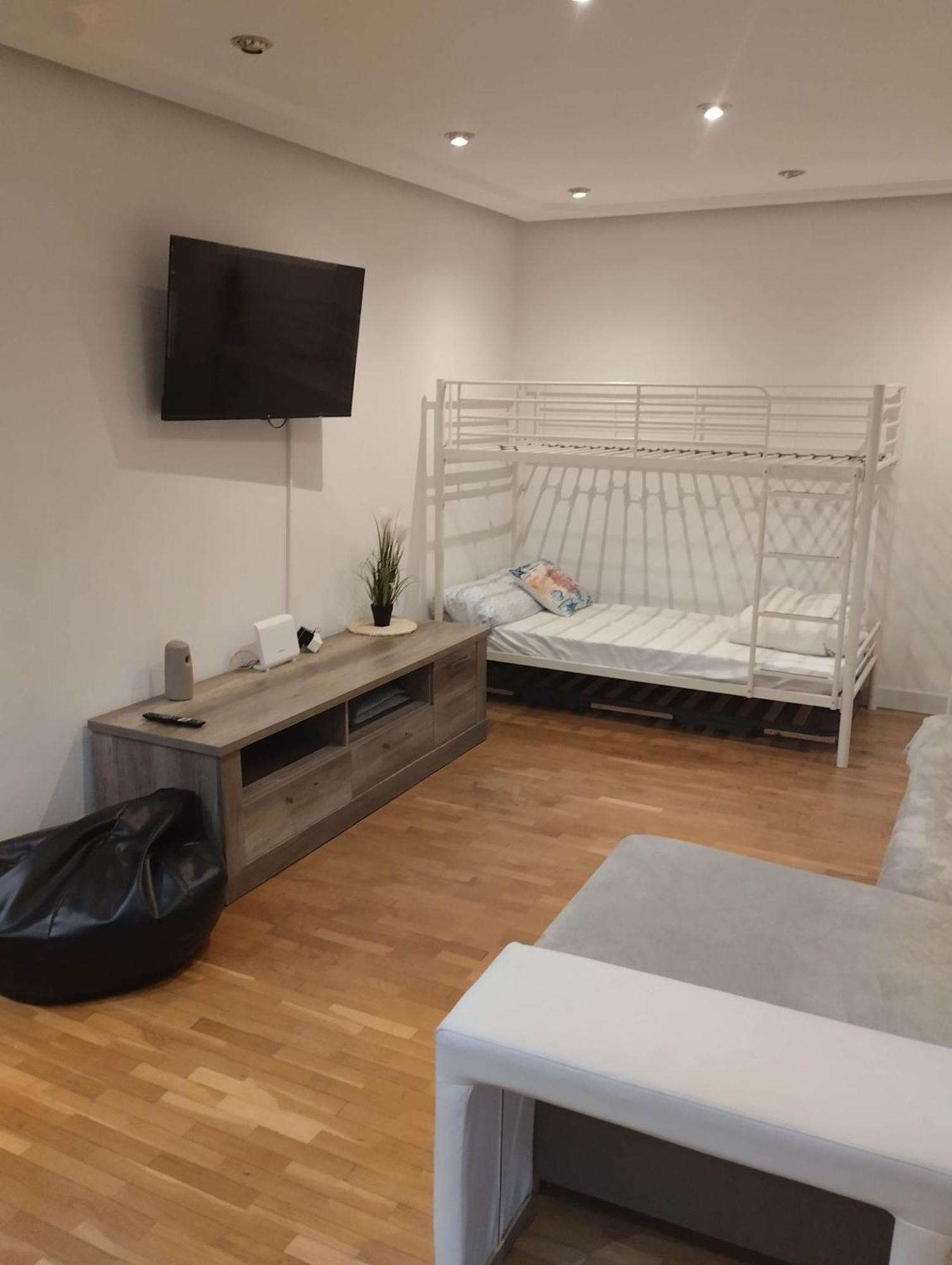 Апартаменты Bonito Piso Zonas 1'5 Del Centro Памплона Экстерьер фото